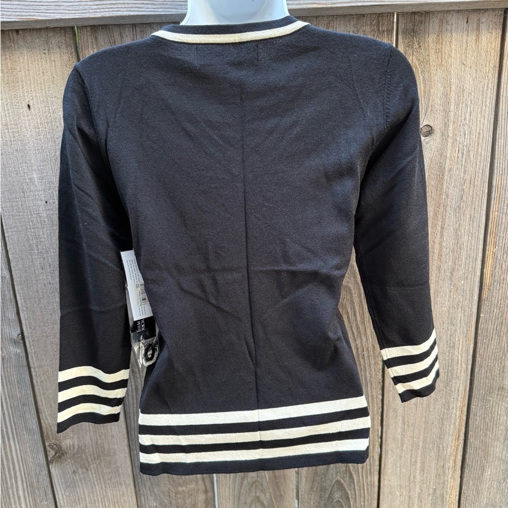 Jones New York Knit top V- neck Long Sleeve - Picture 2 of 2